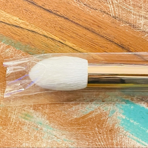 MORPHE R5 Pro Pointed Contour Face Brush *TWO LEFT IN STOCK* - Picture 3 of 5